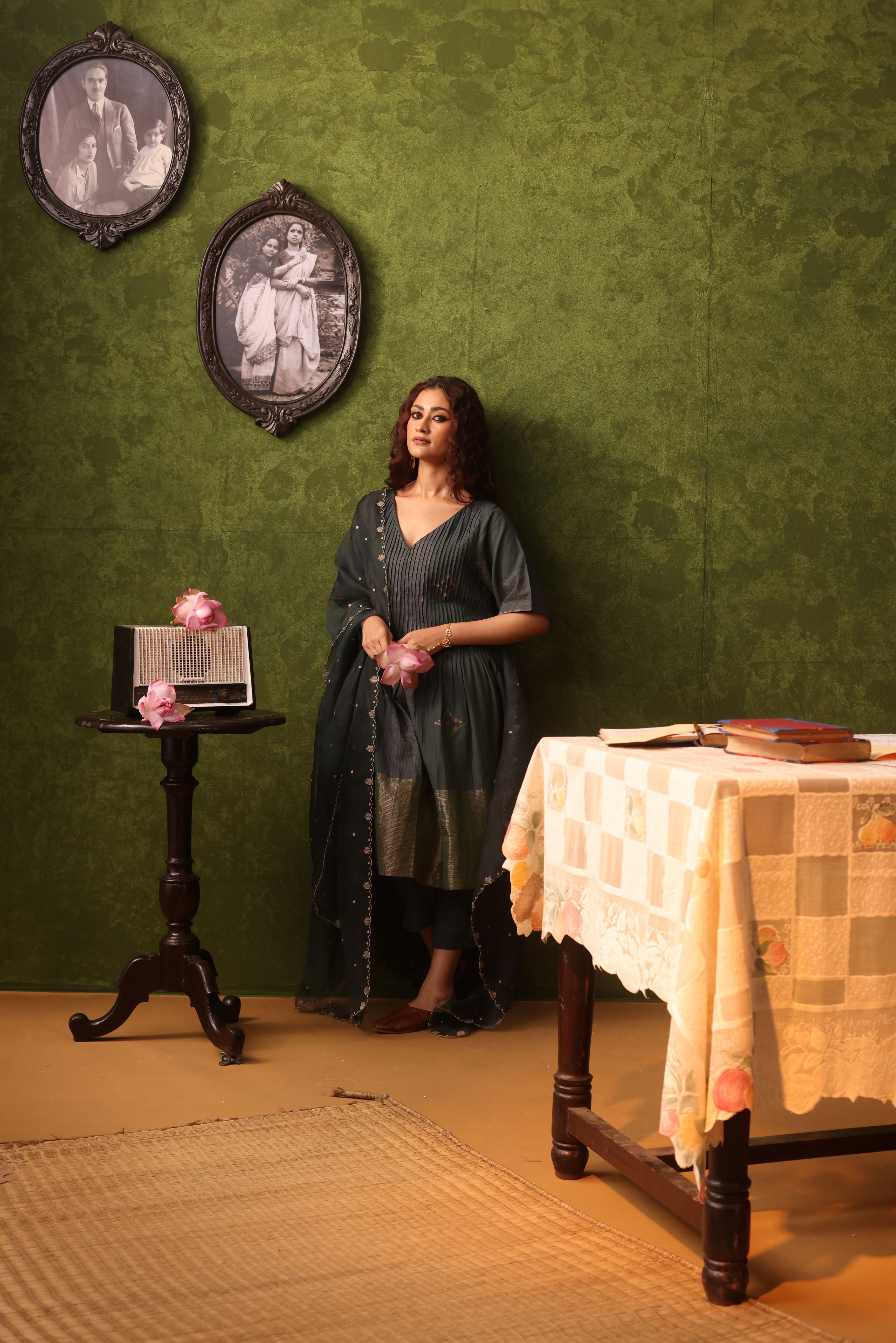 Bindu - Dual Shades Of Blue And Green Handwoven Cotton Jamdani Kurta Set