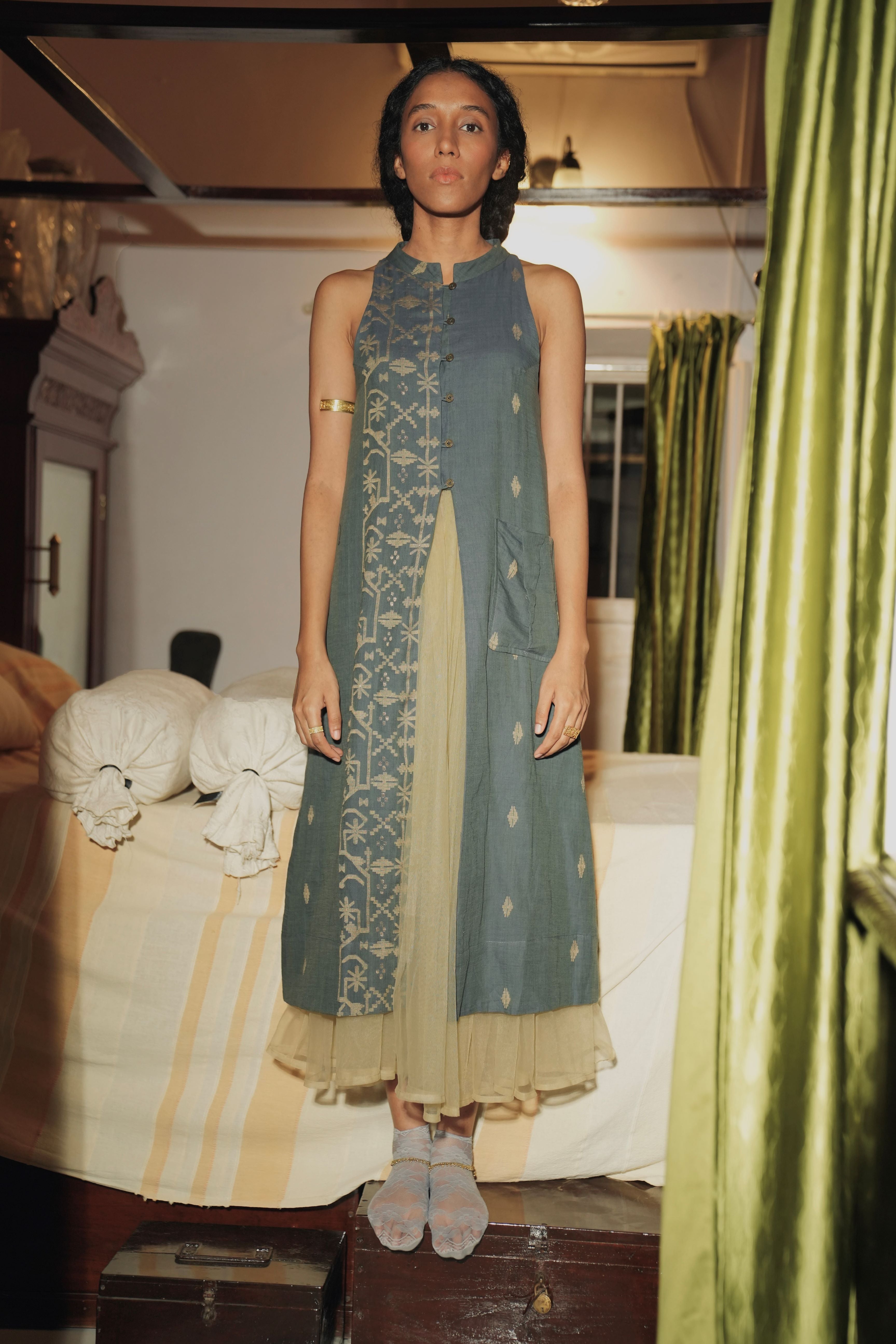 Moina - Dual Toned Jamdani Front-Open Overlay