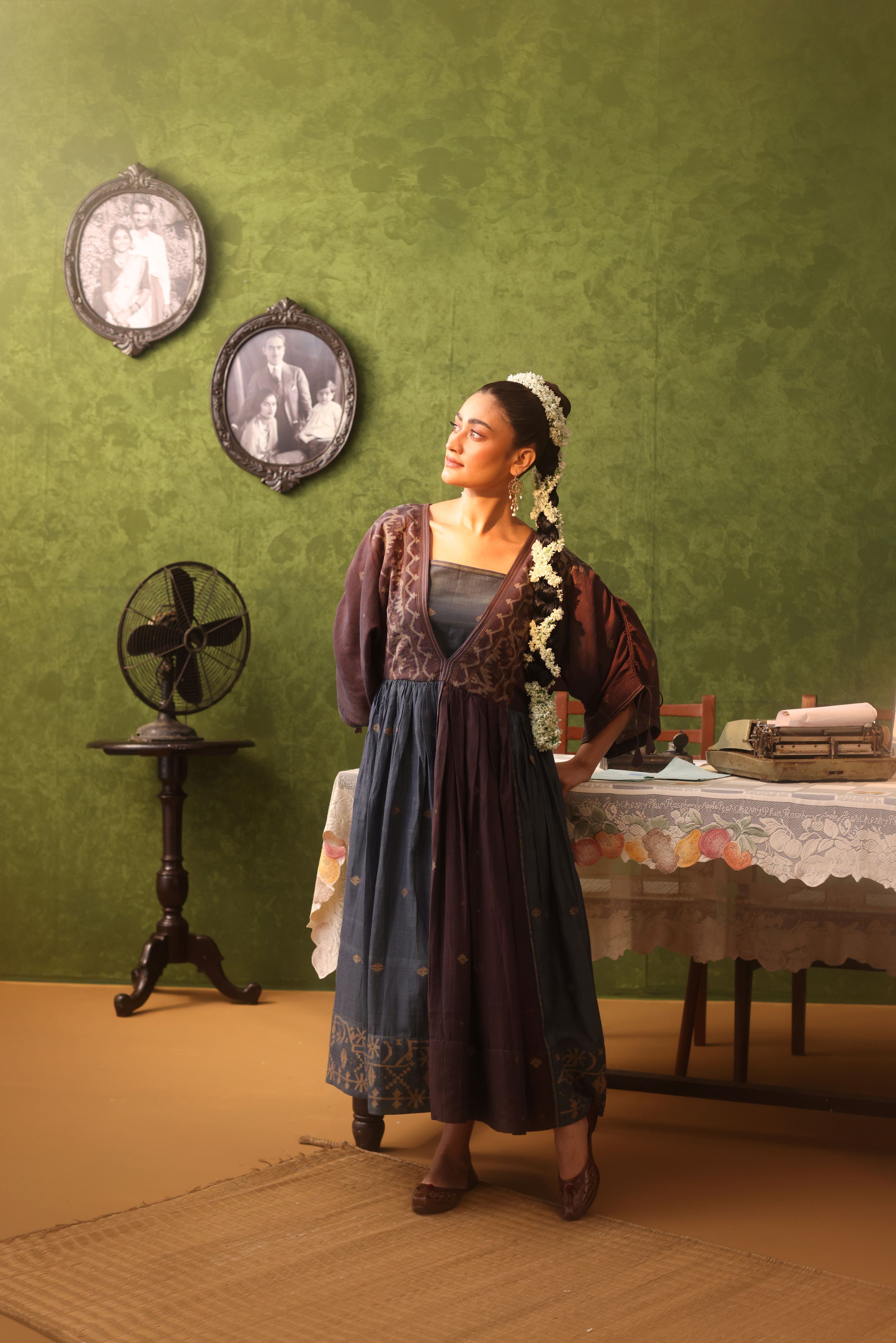 Khwaab - Dual Shades Of Blue And Purple Handwoven Cotton Jamdani Dress