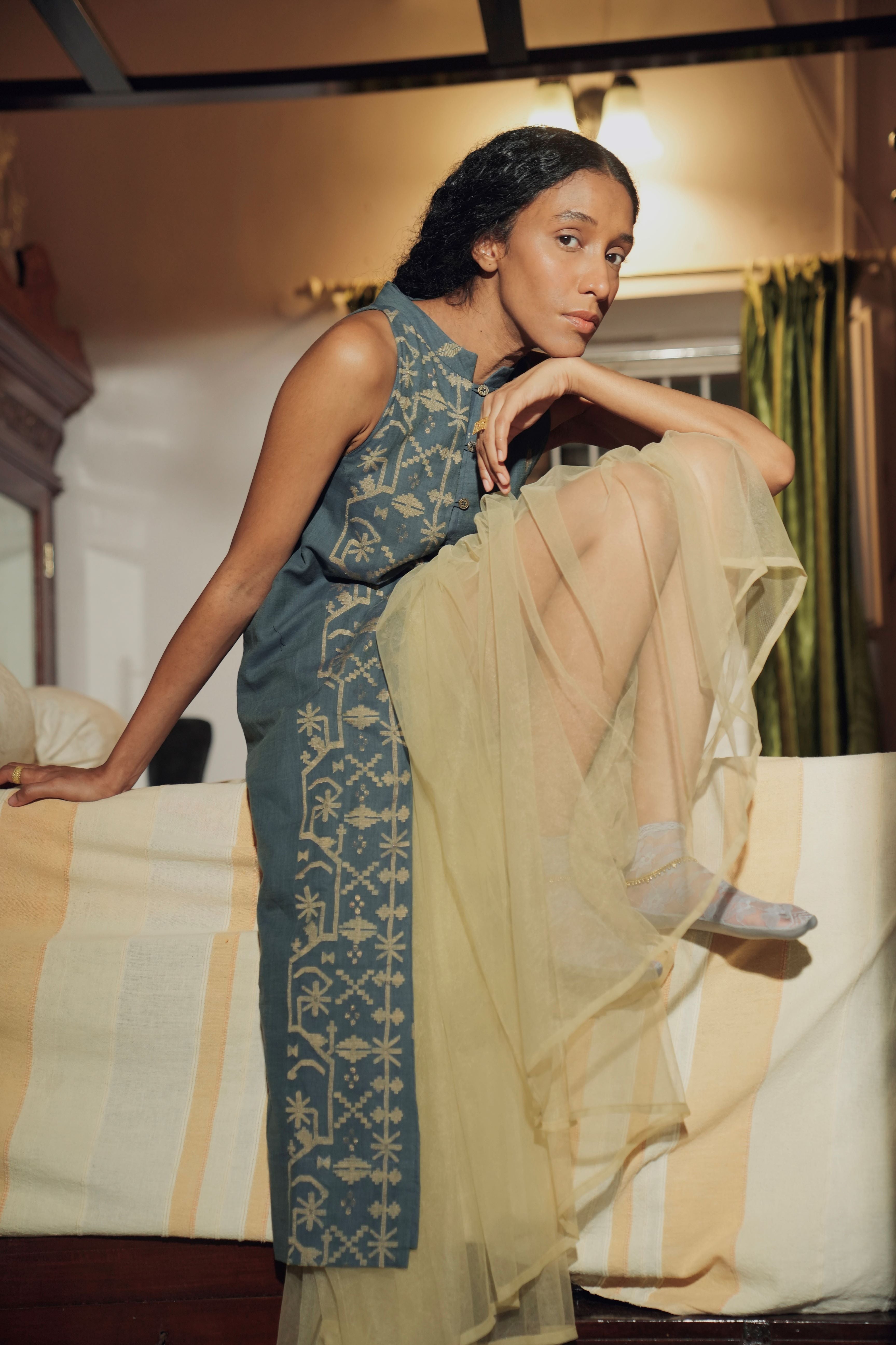 Moina - Dual Toned Jamdani Front-Open Overlay