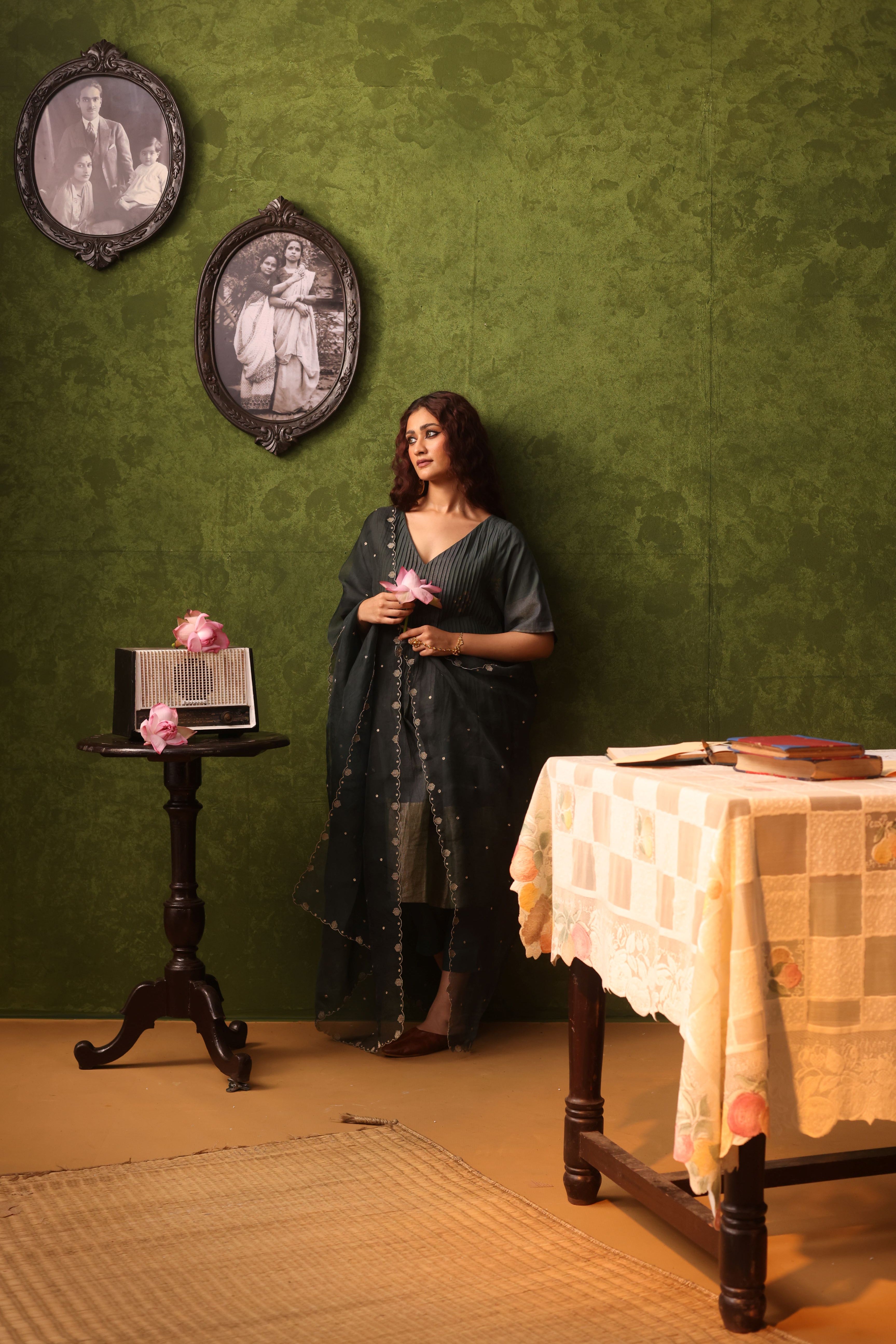 Bindu - Dark Green Hand-Embroidered Organza Dupatta