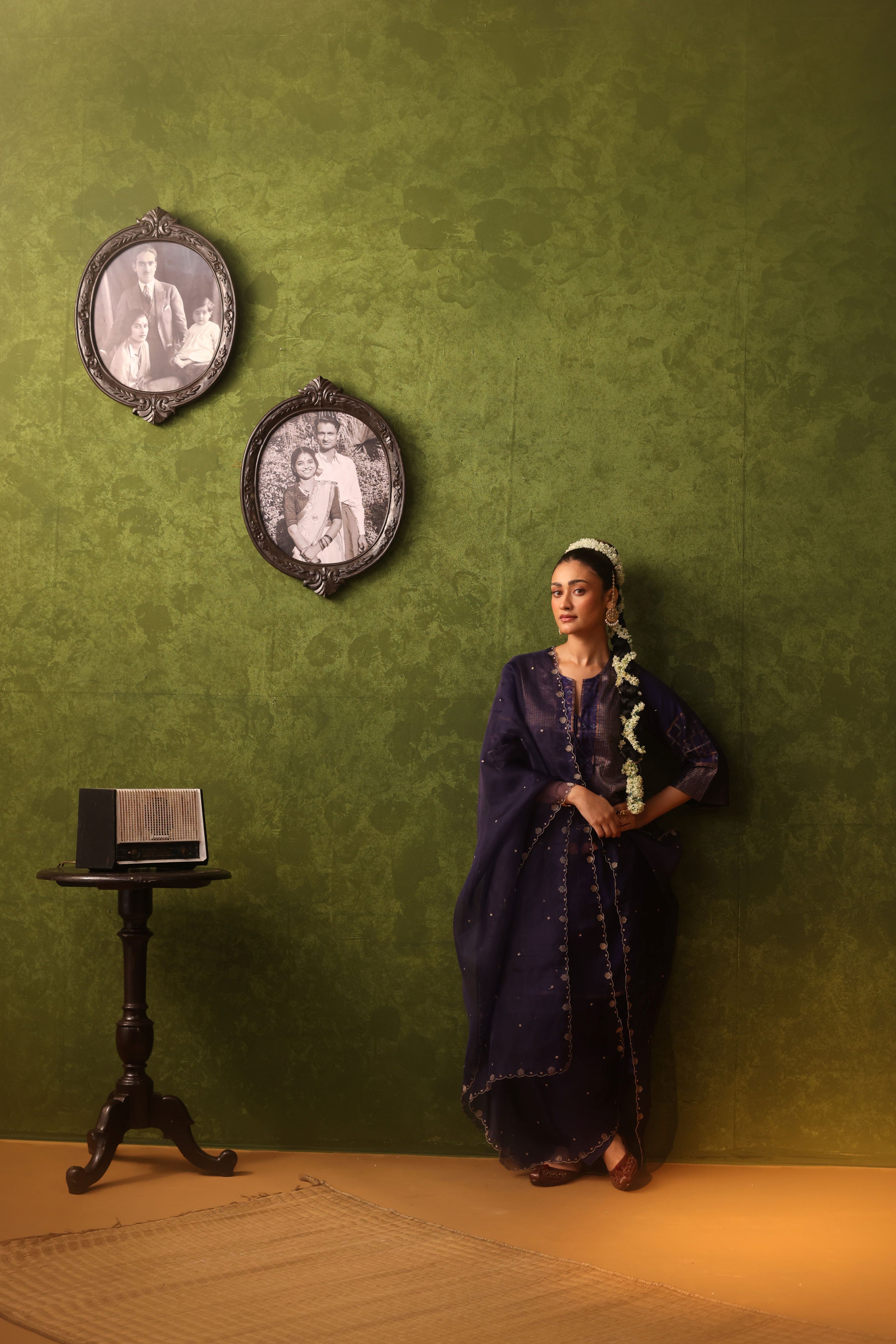 Zeenat - Indigo Hand-Embroidered Organza Dupatta