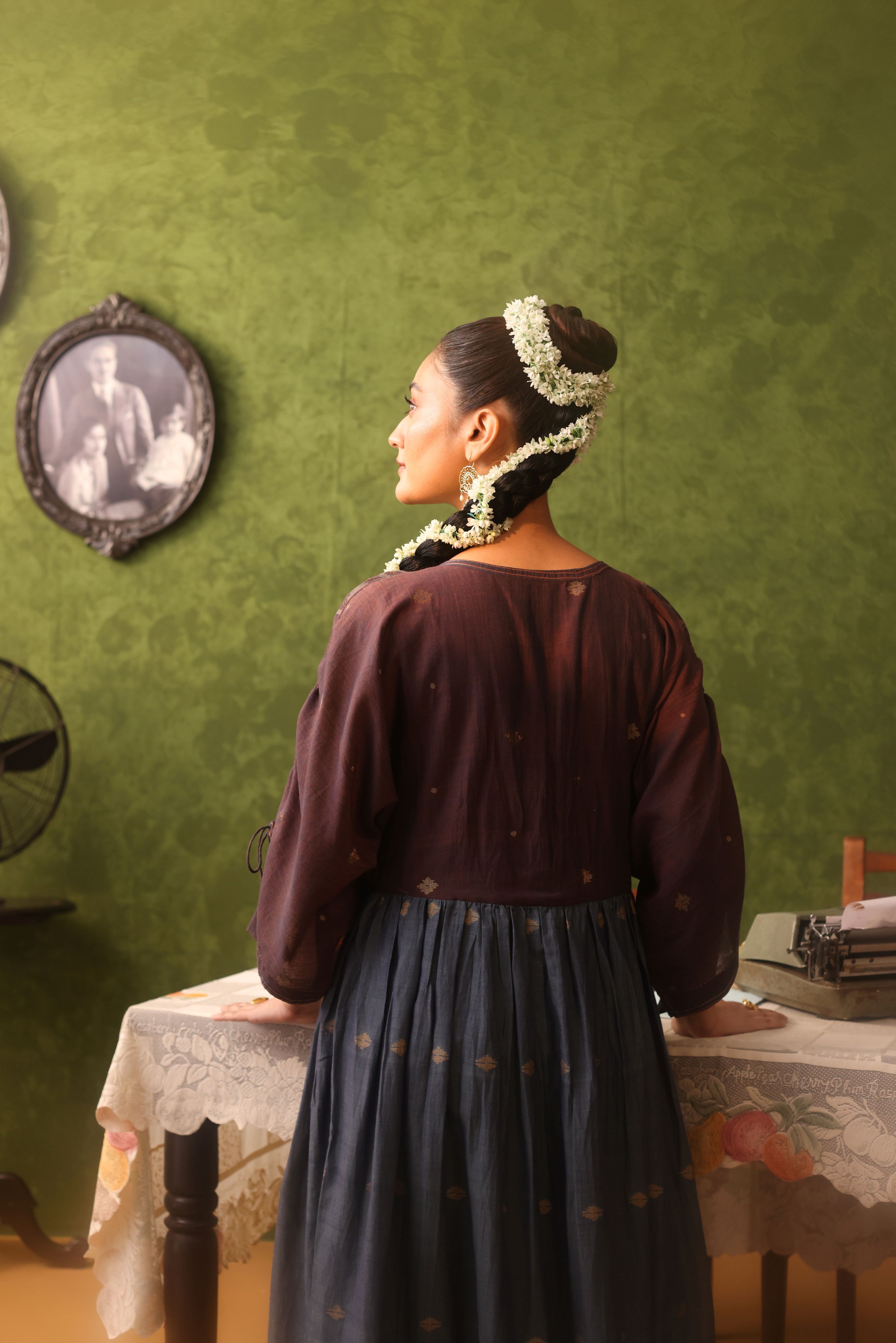 Khwaab - Dual Shades Of Blue And Purple Handwoven Cotton Jamdani Dress