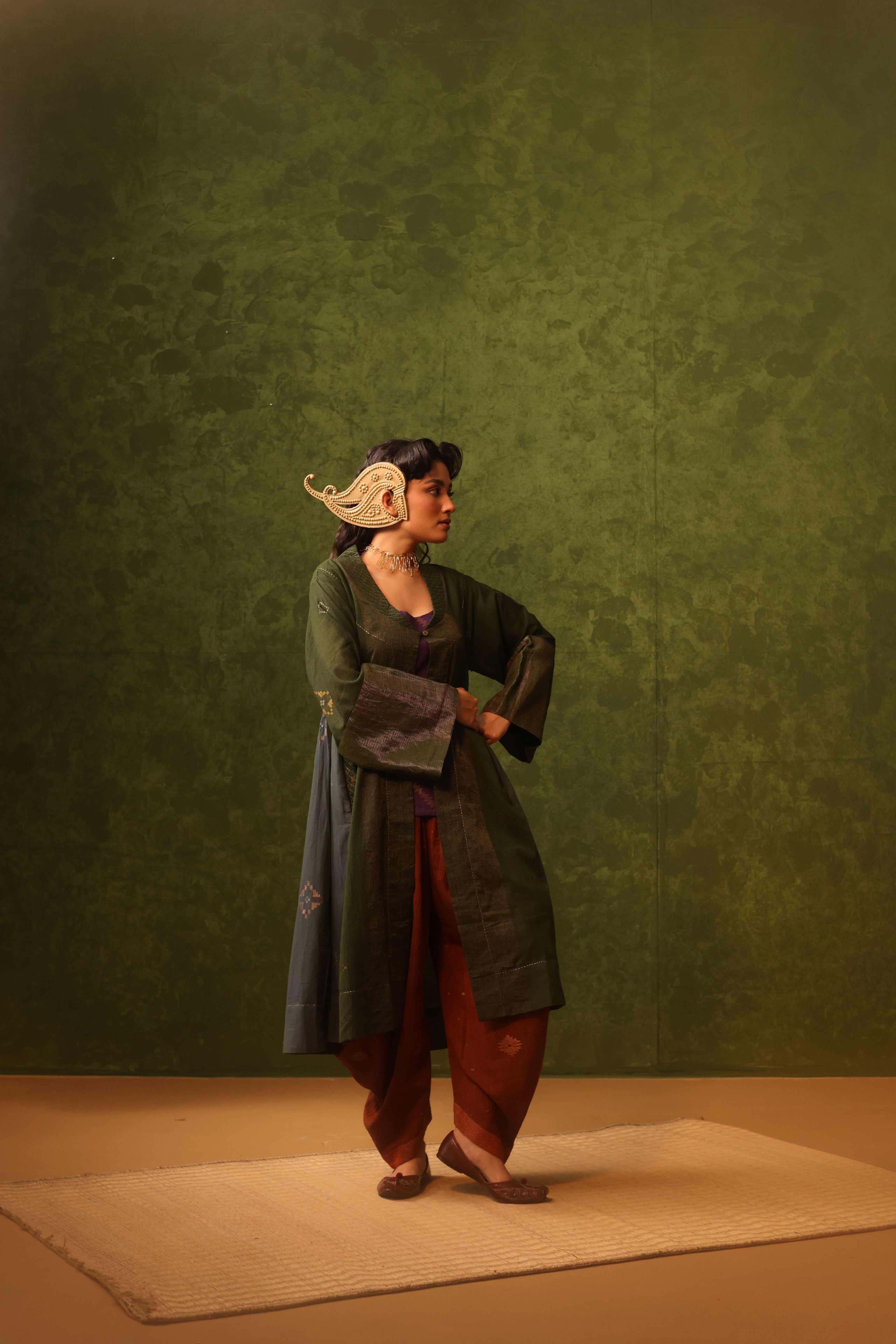 Kamini - Dual Shades Of Blue And Green Handwoven Cotton Jamdani Indo-Western Set