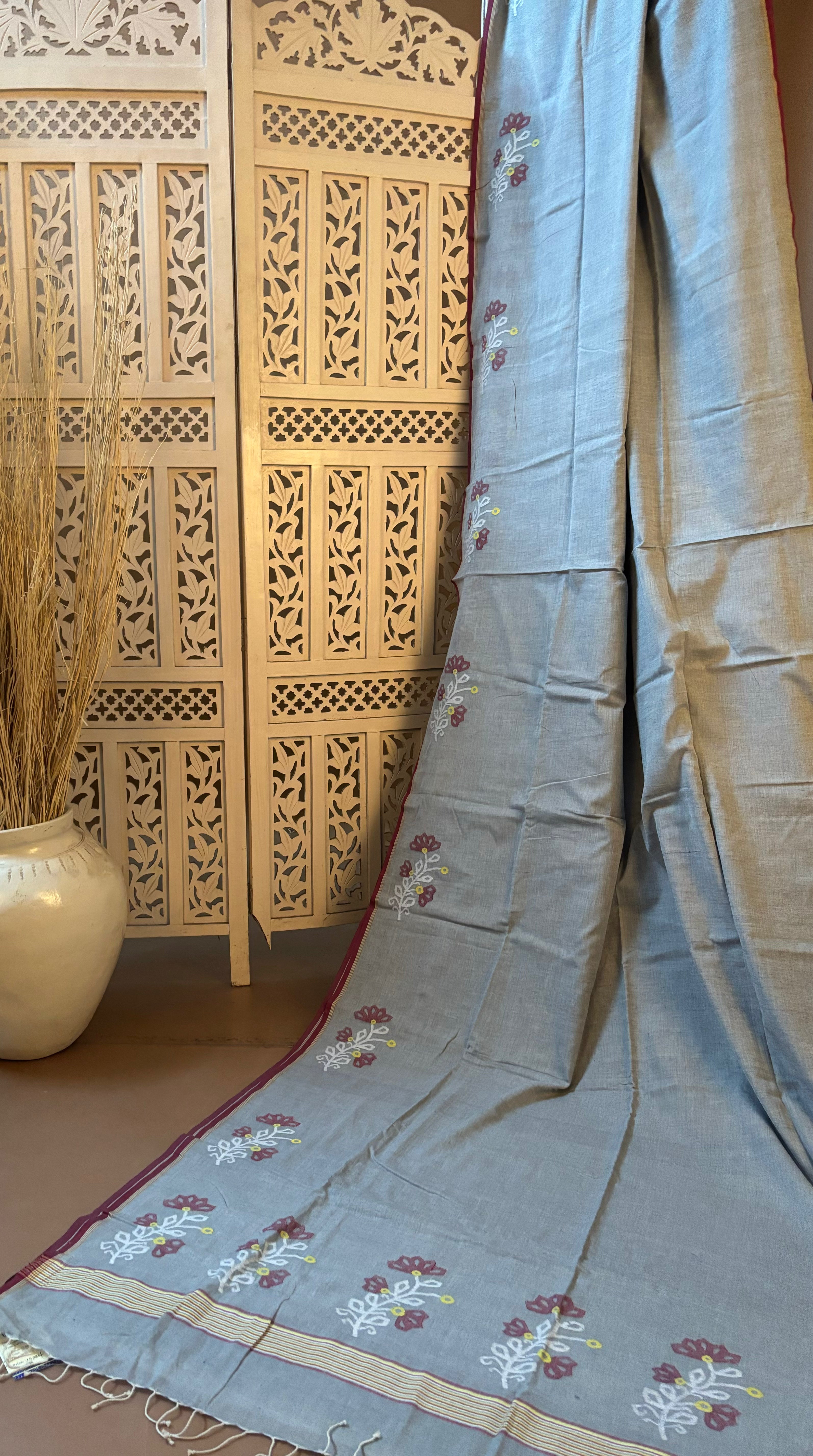 Dolon - Light Grey Handspun Cotton Jamdani Saree