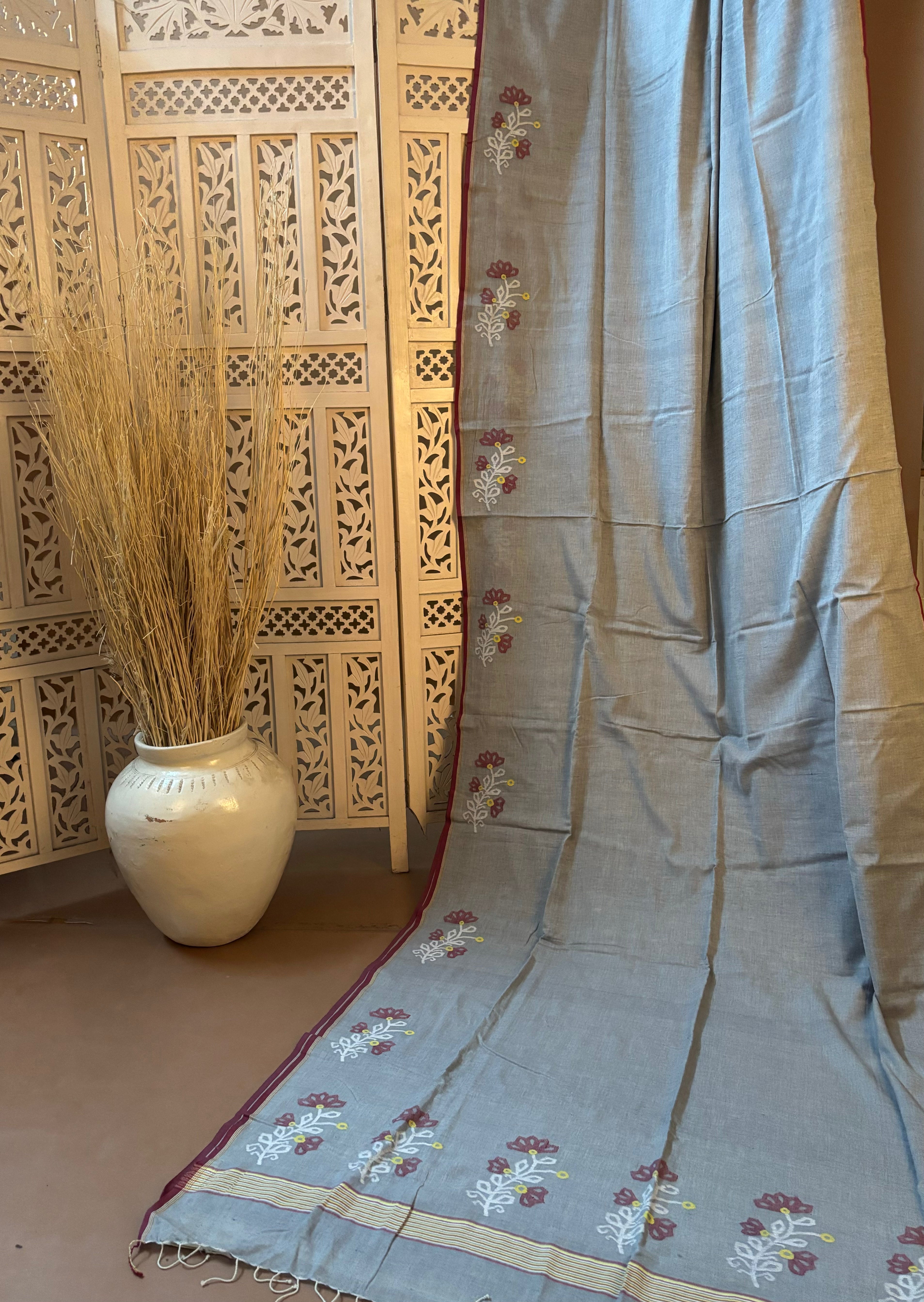 Dolon - Light Grey Handspun Cotton Jamdani Saree