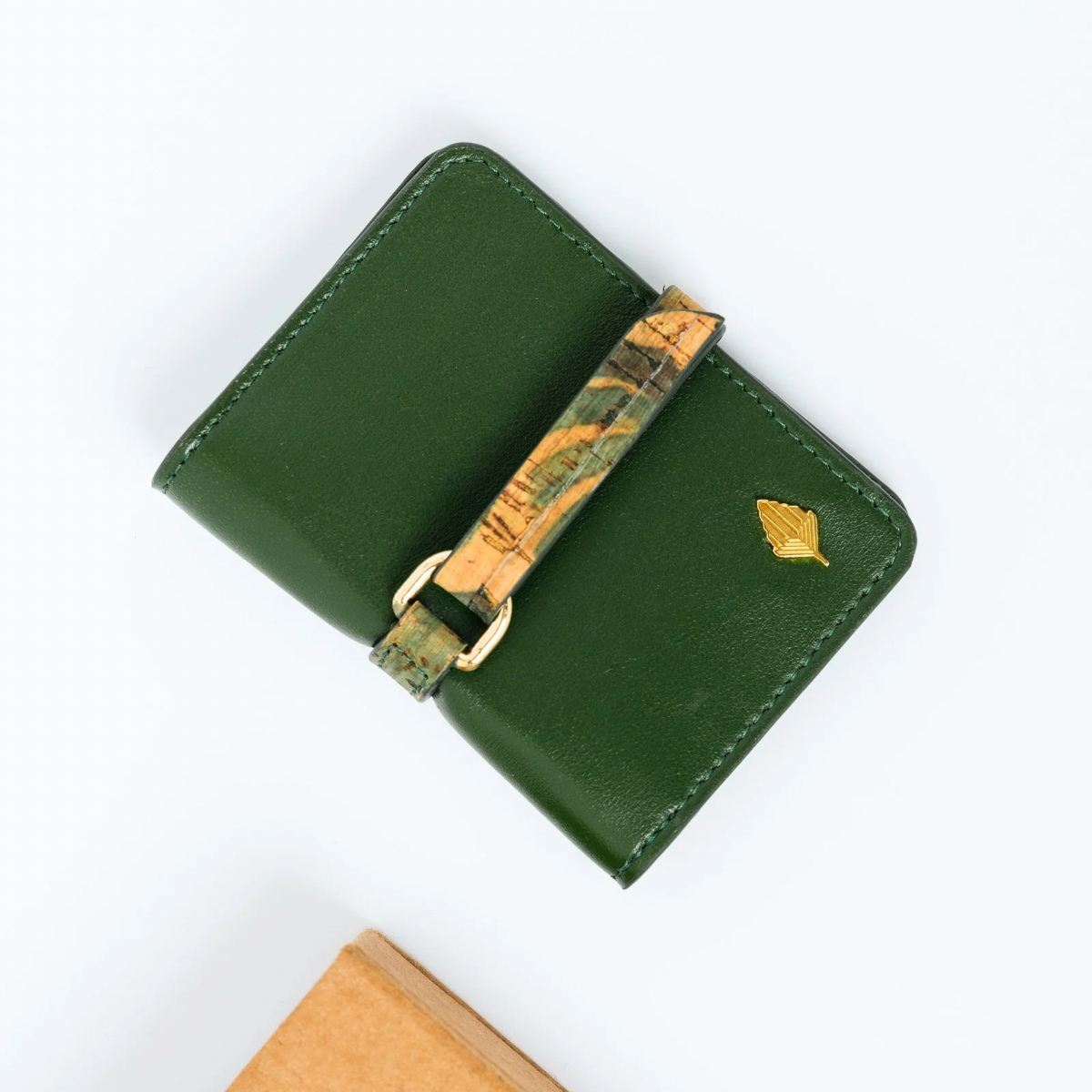 Neith green & cork cardholder