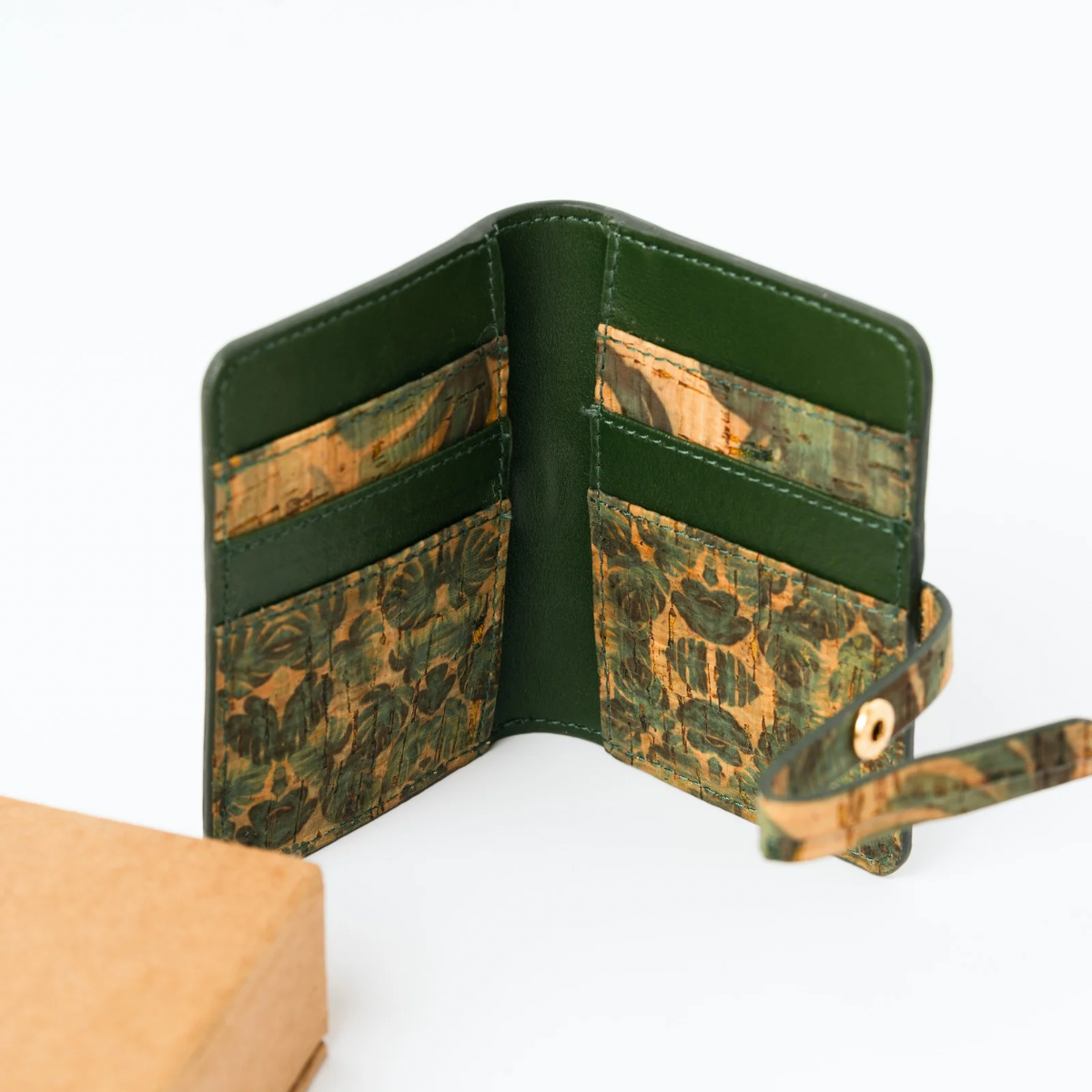 Neith green & cork cardholder