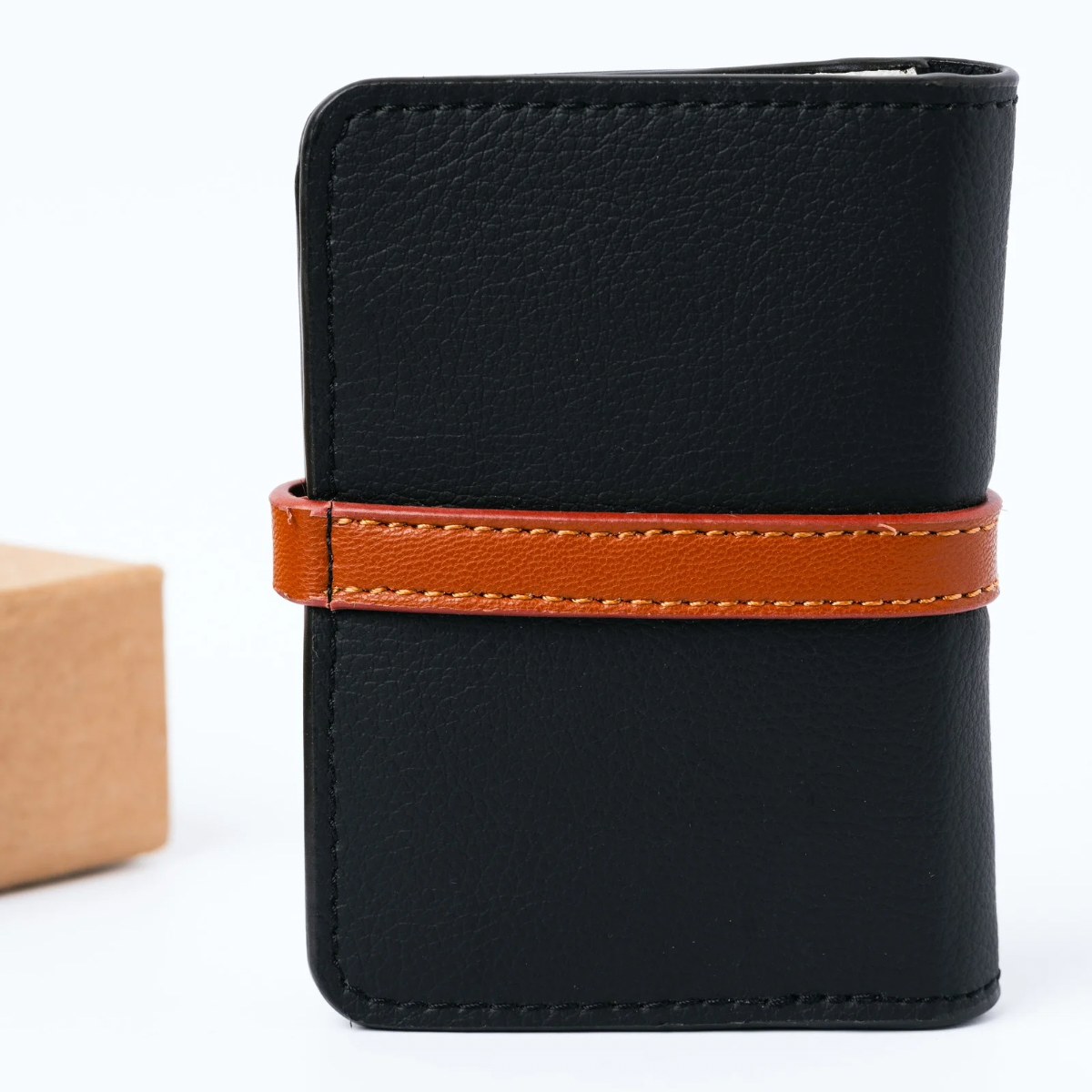 Neith black & tan cardholder