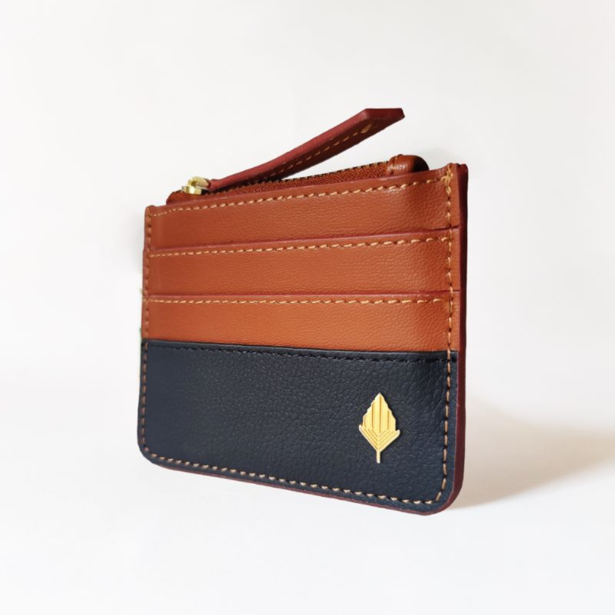 Iris Black and tan cardholder