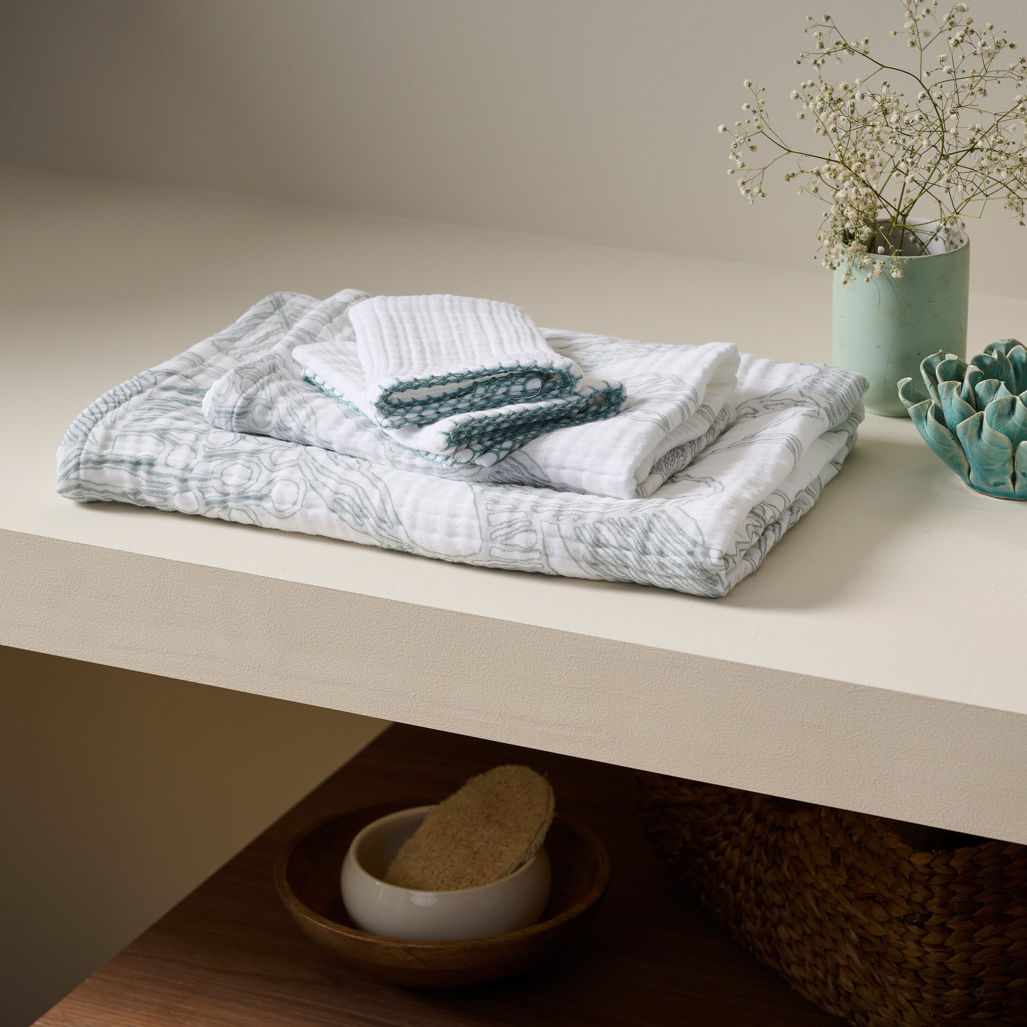 Vine Bloom Cotton Gauze Towel