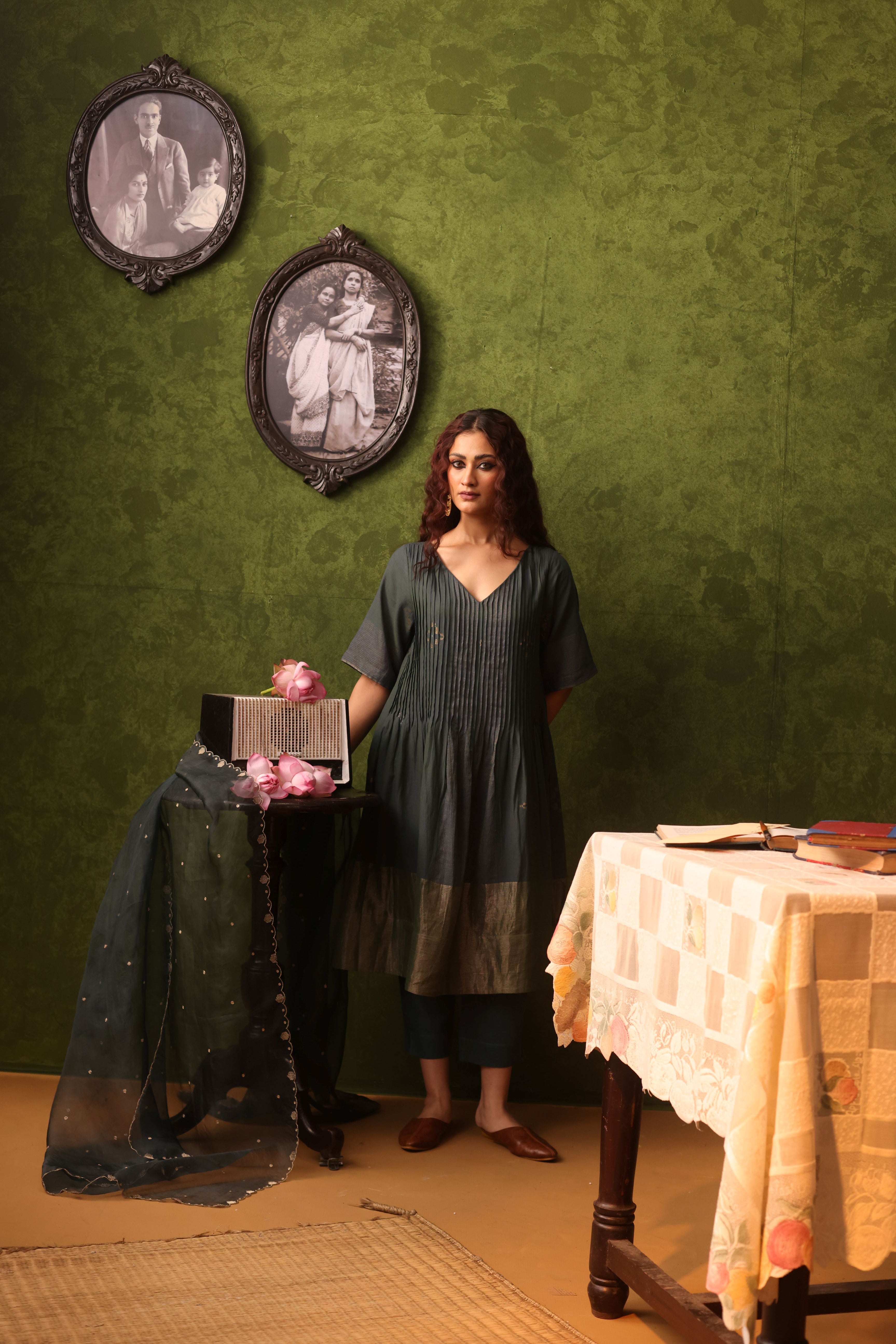Bindu - Dark Green Hand-Embroidered Organza Dupatta