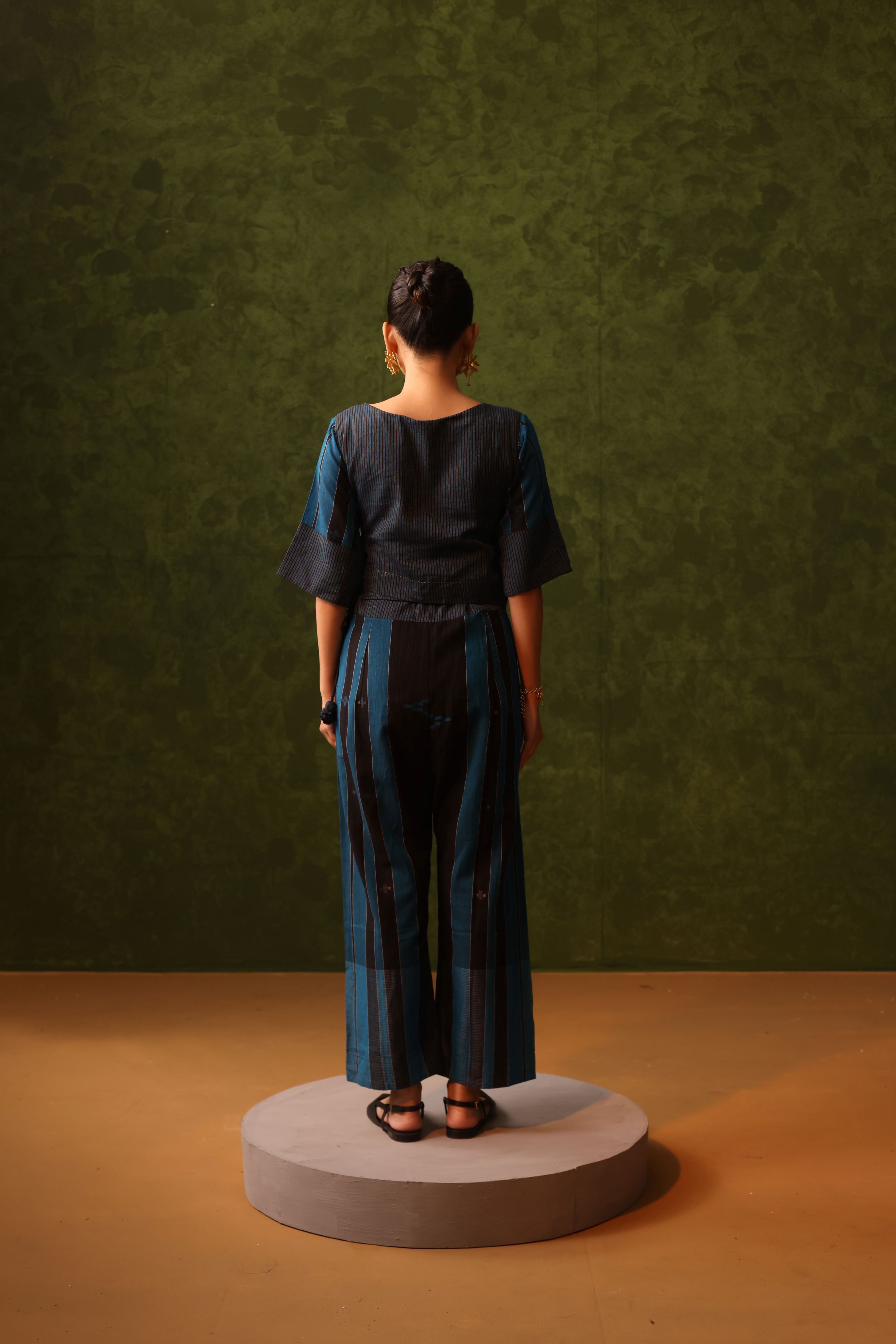 Roma - Black And Blue Handwoven Cotton Jamdani Co-Ord Set