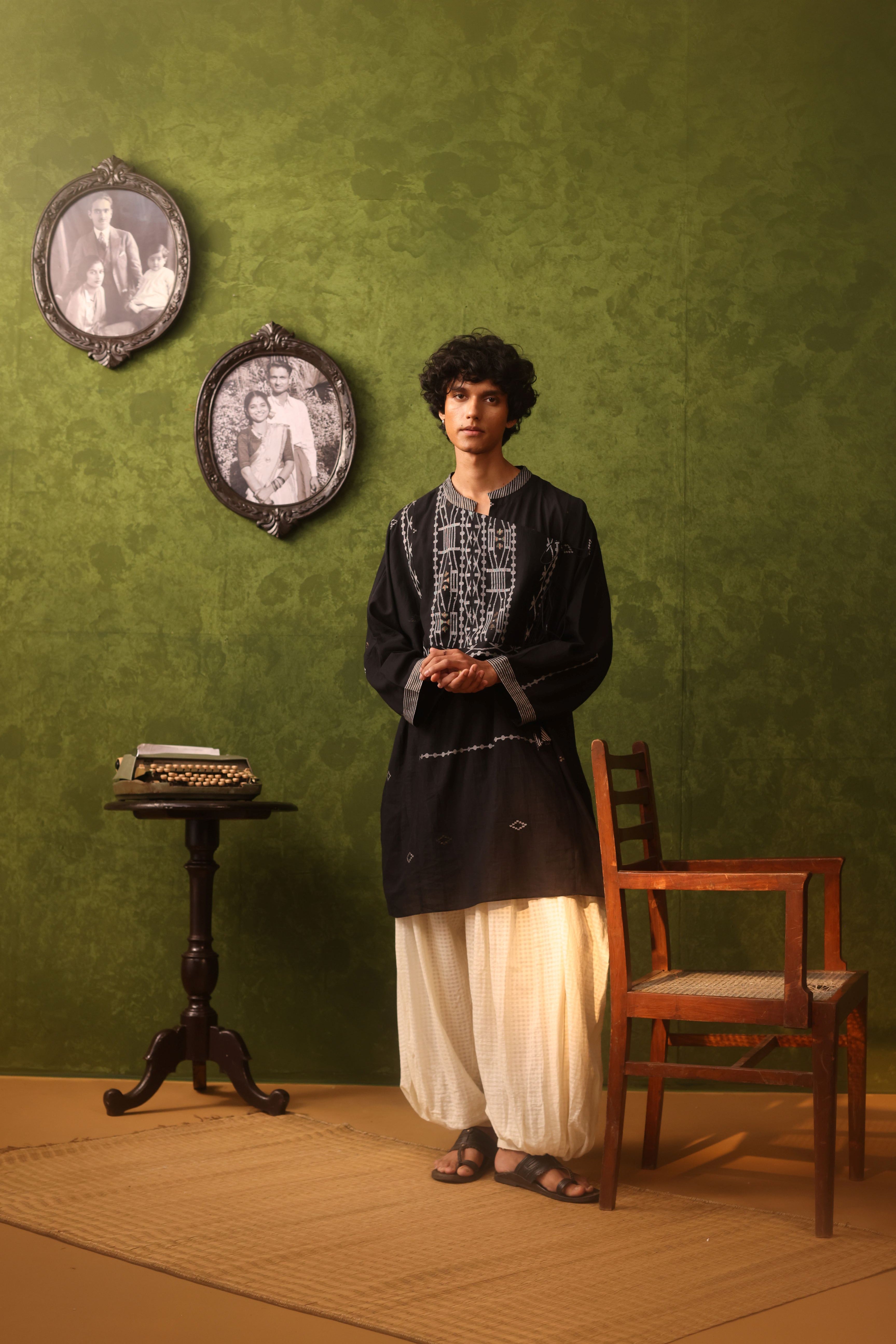 Qurbat - Black And White Handwoven Cotton Jamdani Men's Kurta