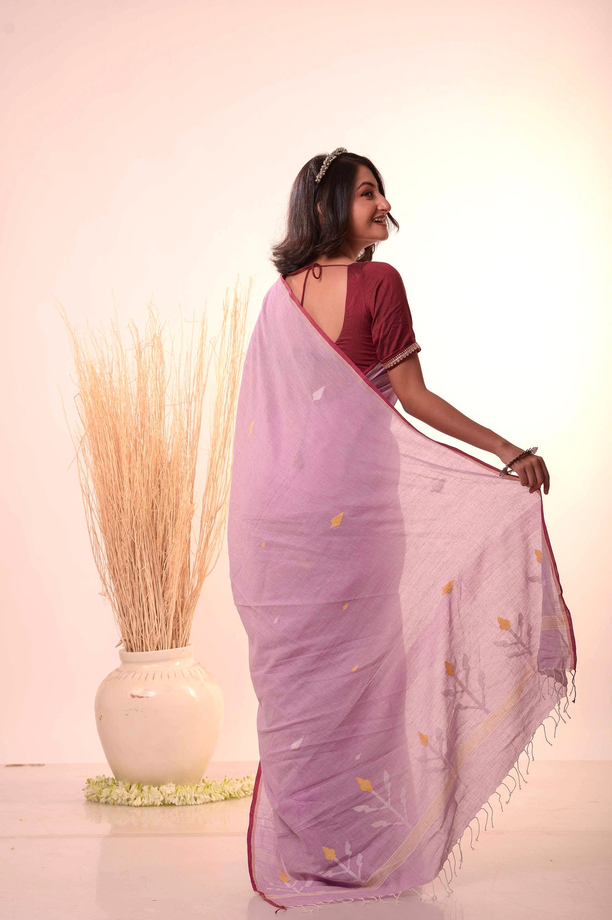 FALGUNI-Lavender handwoven cotton jamdani saree