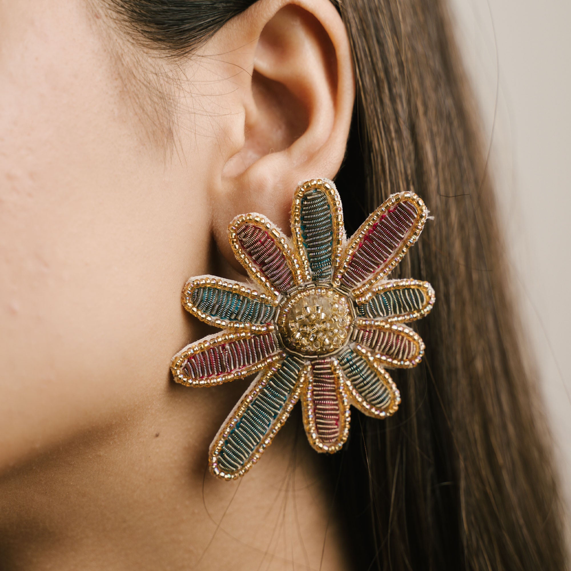 Madhavi - Multicolour Flower-Shaped Earring