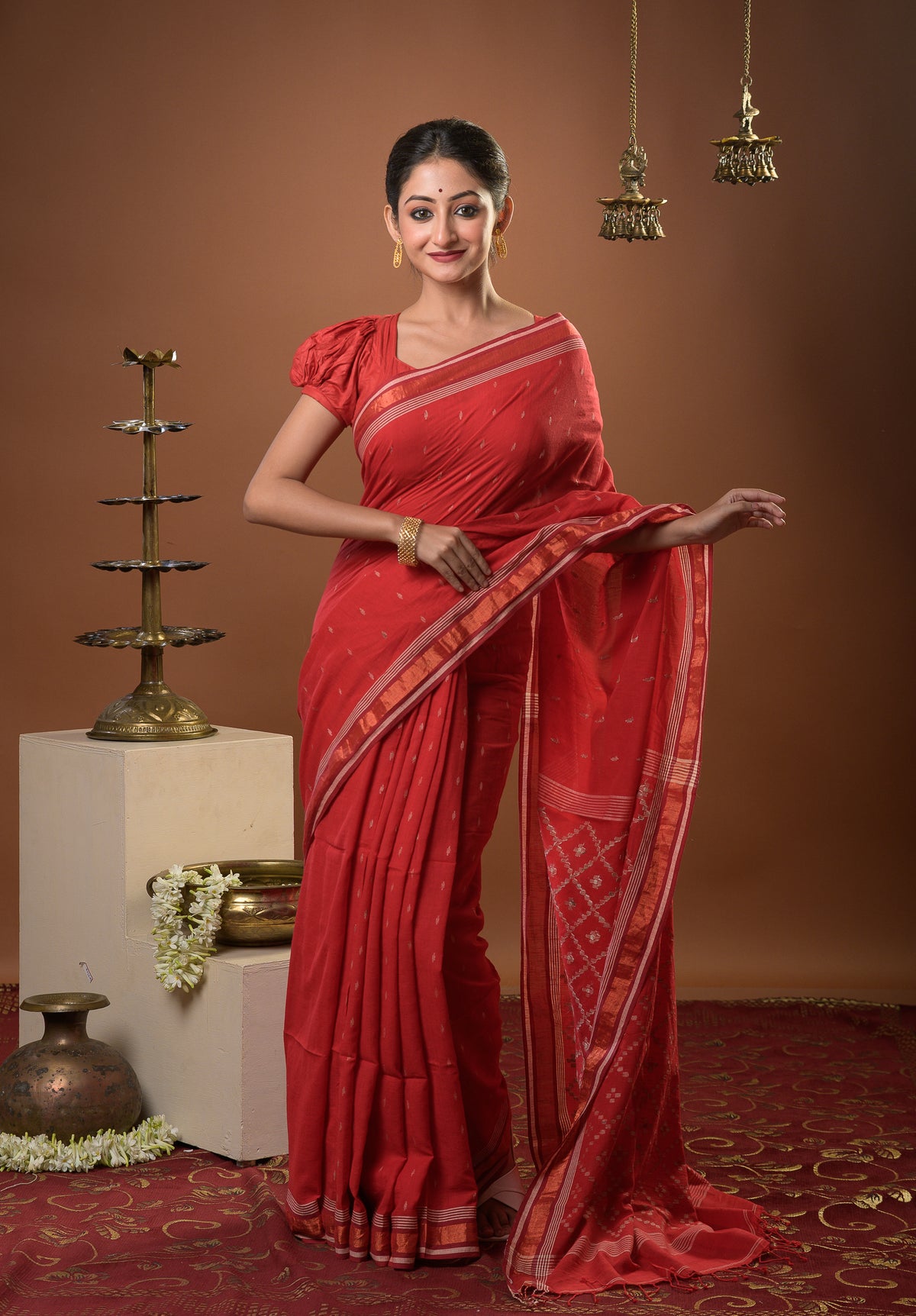 VIBHA-Red handwoven cotton hazar butti jamdani saree